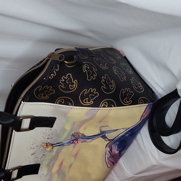Lion King Loungefly Handbag like new only collected long strap still wrapped up - Picture 5 of 16
